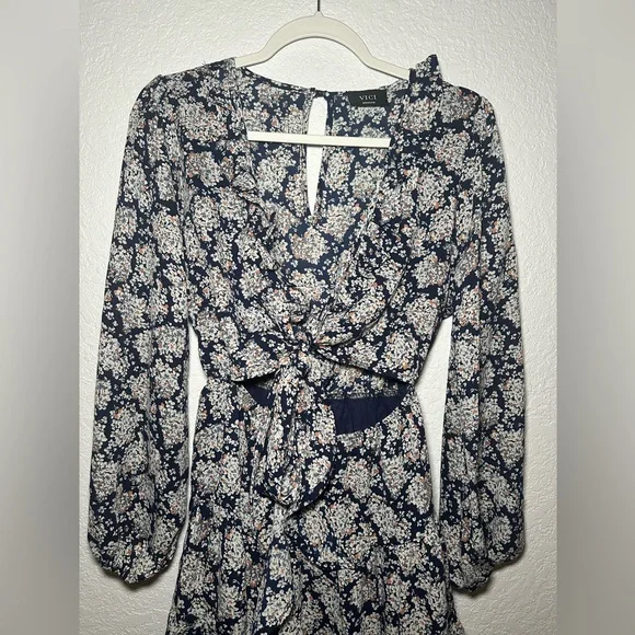 VICI Posy Floral Front Knot Tie Tiered Mini Blue Size Medium Women Dress - Picture 1 of 10